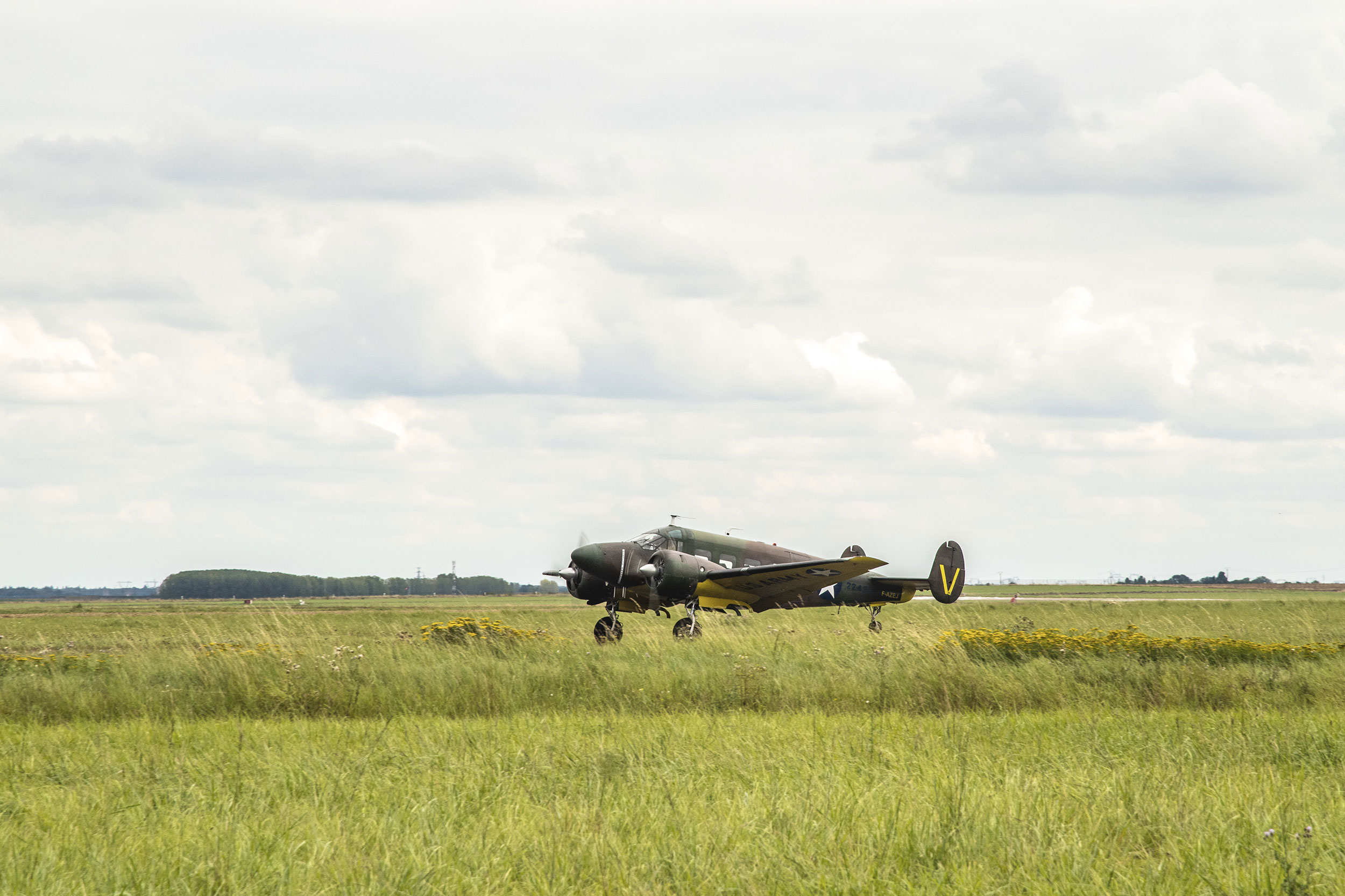 Beech 18, Operator: F-AZRB, Pilot: Frédéric Olivier, US Navy, Air Legend 2021, Nos Dren
