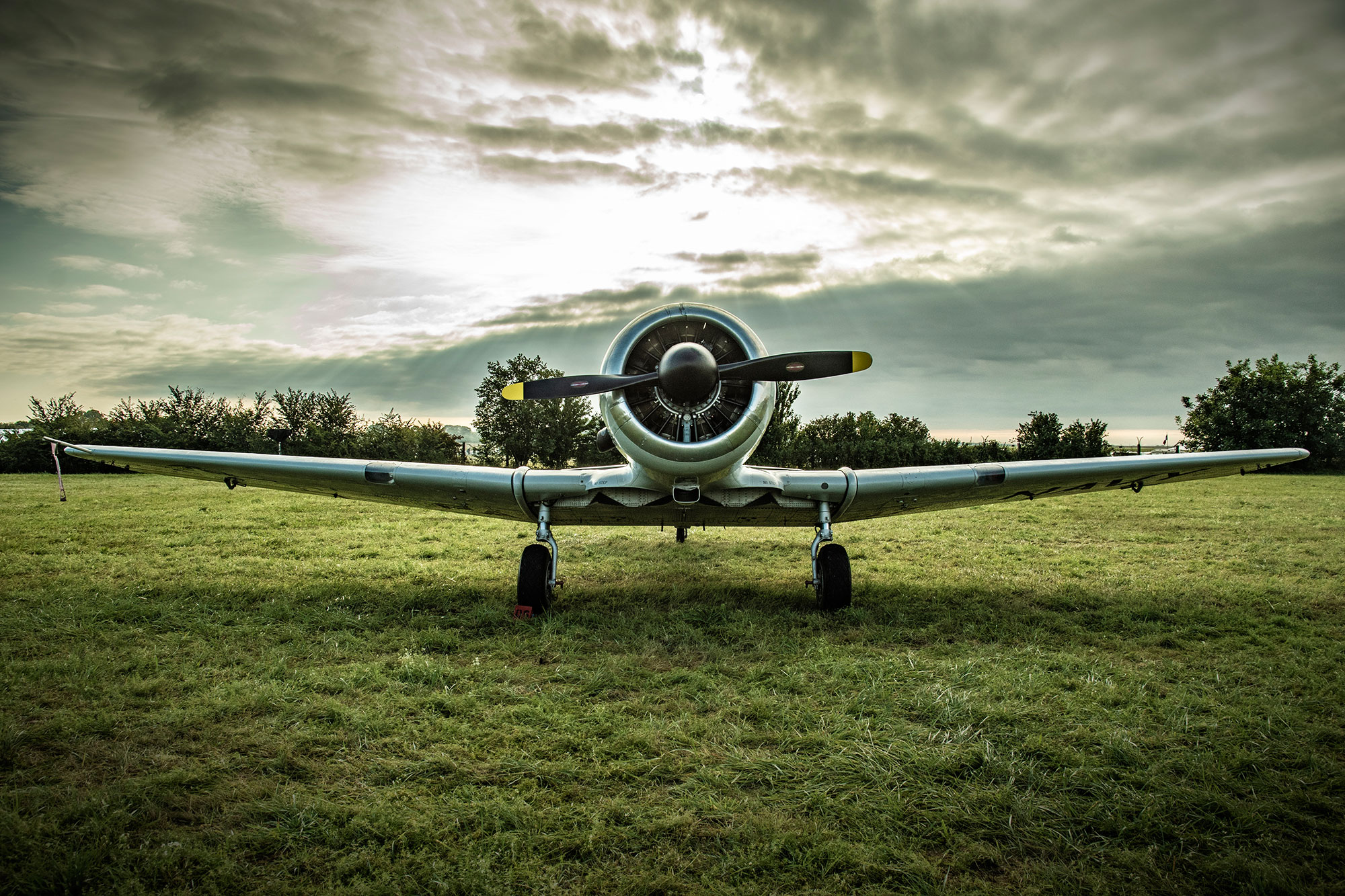 North American SNJ-5 Texan trainer, Operator: F-AZRB, Pilot: Frédéric Olivier, US Navy, Air Legend 2021, Nos Dren