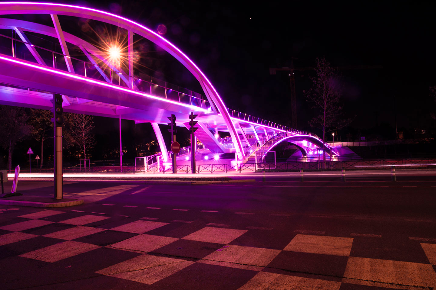 Passerelle François Coty, Puteaux, Pink October 2020, Paris, France, Nos Dren