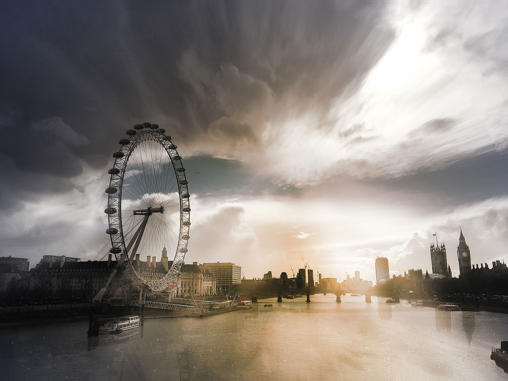 From the Golden Jubilee Bridges: the London Eye, Big Ben ans the St Margarets church, (Nos Dren).