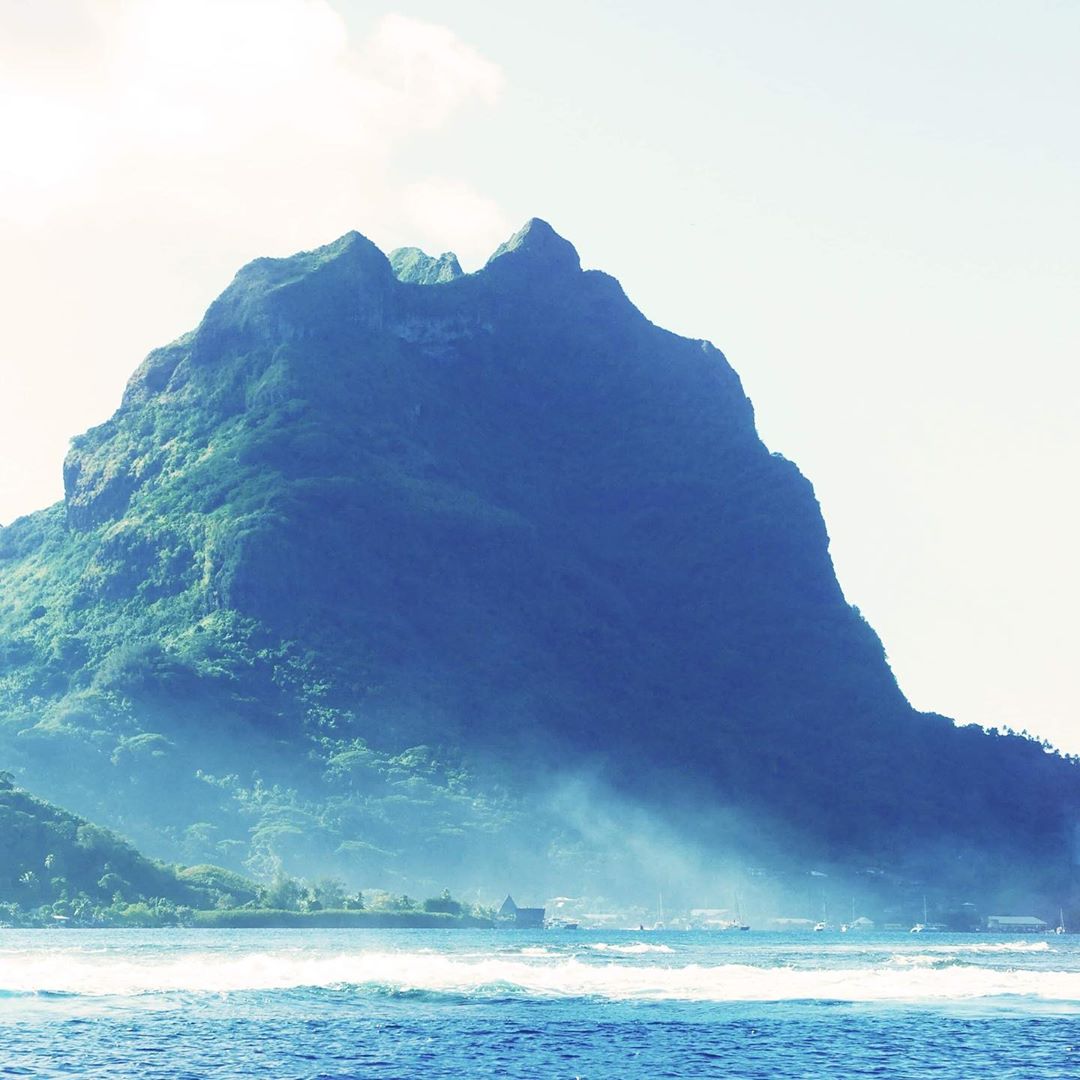 French Polynesia, Bora Bora island, impressive view of the Mount Otemanu the wild green mountain. (Nos Dren)